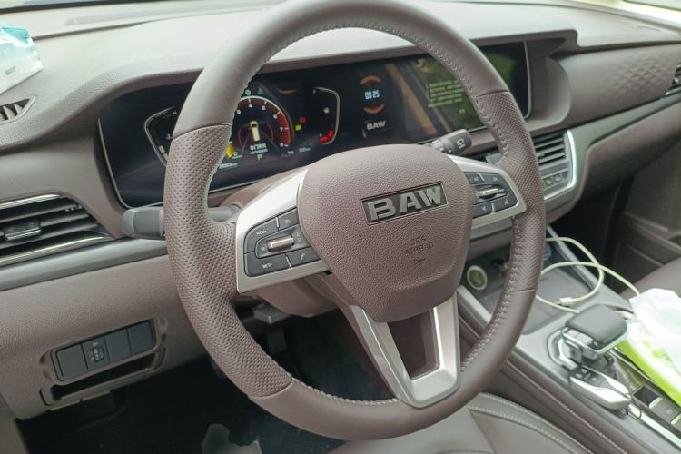 Used BAW Ruisheng Ace M7 2023 2.0L Automatic Long-wheelbase Business Version 7 Seats Steering Wheel