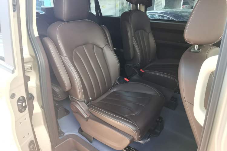 Used BAW Ruisheng Ace M7 2023 2.0L Automatic Long Wheelbase Business Version 9 Seats Left Rear Seat