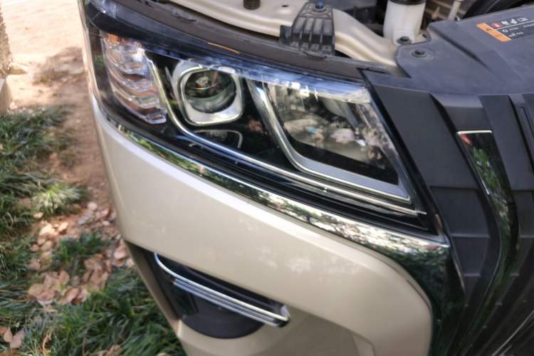 Used BAW Ruisheng Ace M7 2023 2.0L Automatic Long Wheelbase Business Version 9 Seats Right Front Headlight