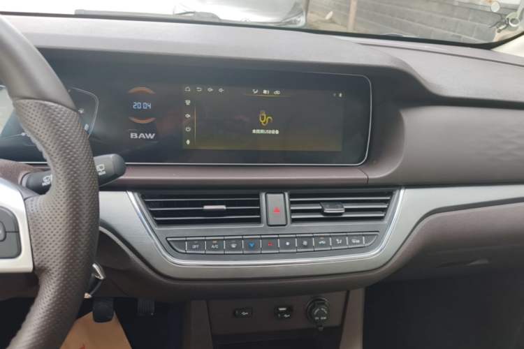 Used BAW Ruisheng Ace M7 2023 2.0L Long-wheelbase Business Version 7 Seats Audio And AC Panel