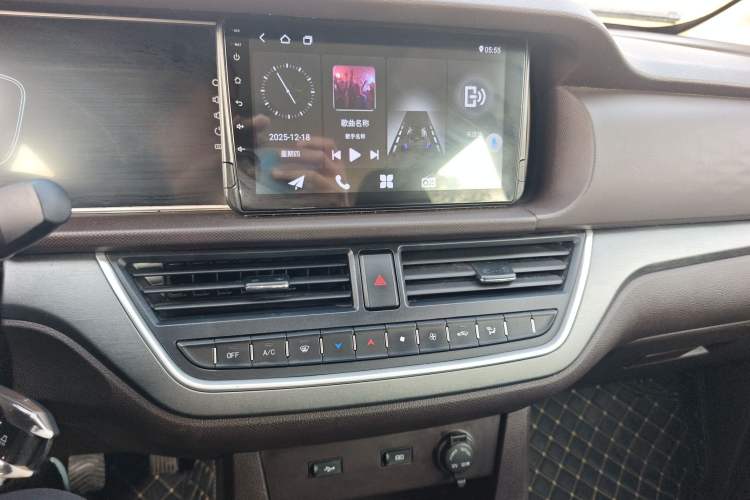 Used BAW Ruisheng Ace M7 2023 1.6L Standard Wheelbase Wealth Creation Version 7 Seats Audio And AC Panel