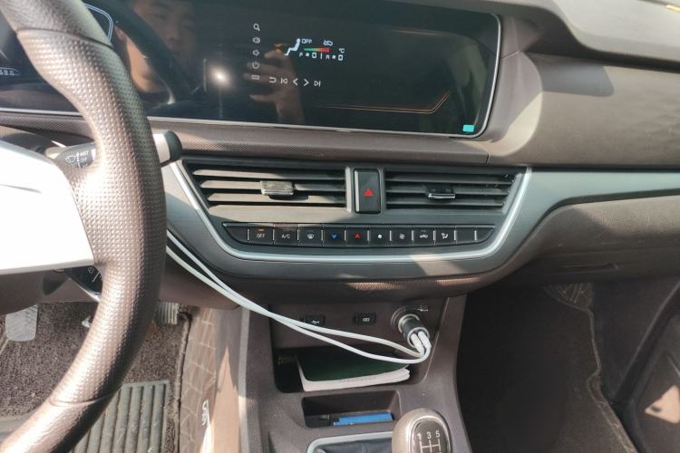Used BAW Ruisheng Ace M7 2023 2.0L CNG Long Wheelbase Wealth Creation Version 7-seater Audio And AC Panel