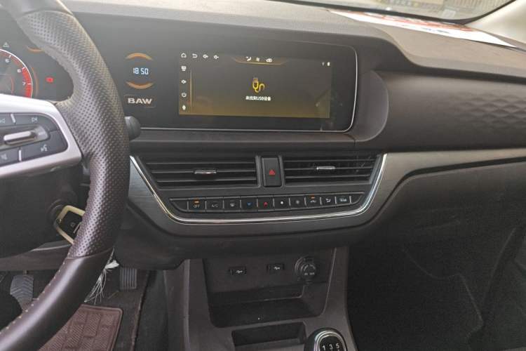 Used BAW Ruisheng Ace M7 2023 1.6L Long-wheelbase Business Version 9 Seats Audio And AC Panel
