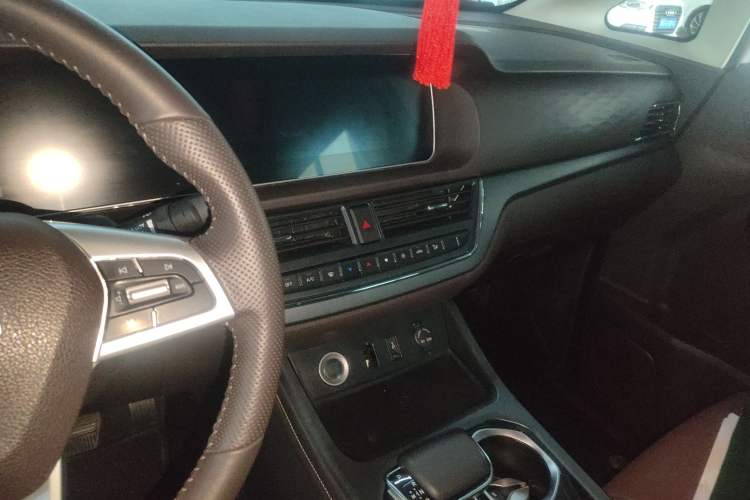 Used BAW Ruisheng Ace M7 2023 2.0L Automatic Long Wheelbase Enjoyment Version 7 Seats Audio And AC Panel
