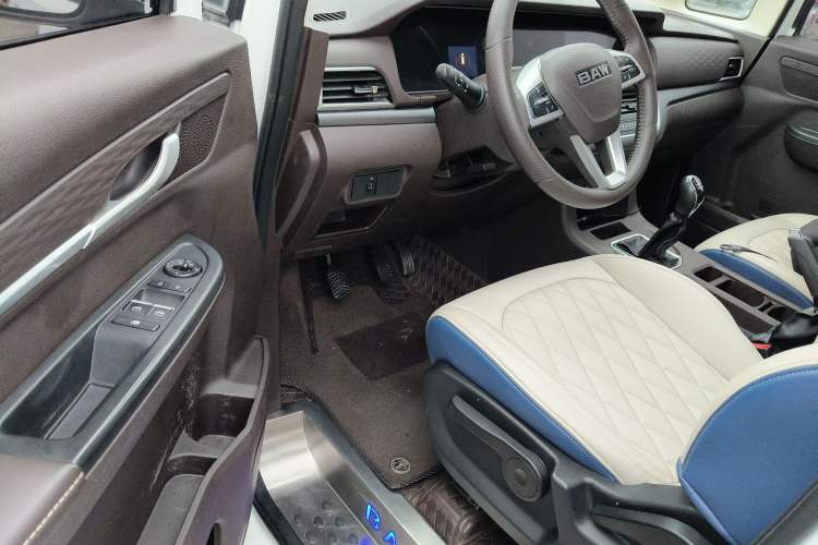 Used BAW Ruisheng Ace M7 2023 1.6L Long Wheelbase Enjoyment Version 7 Seats Driver Seat