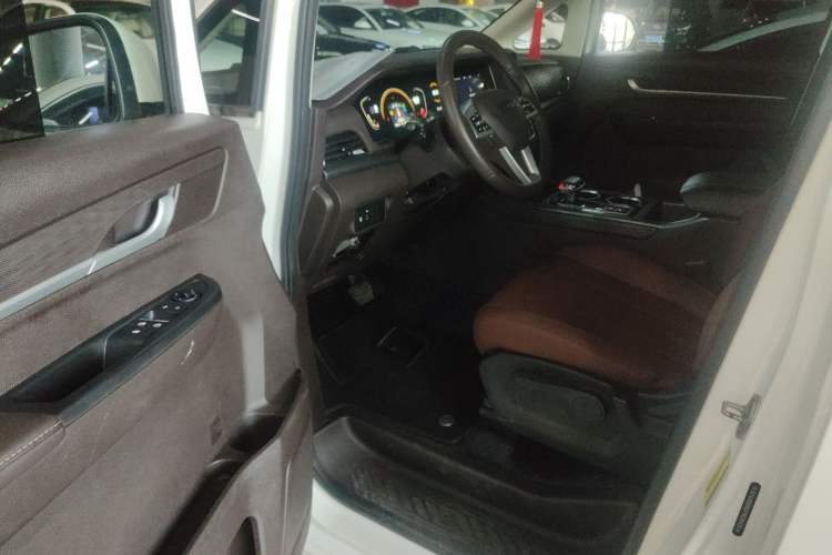 Used BAW Ruisheng Ace M7 2023 2.0L Automatic Long Wheelbase Enjoyment Version 7 Seats Driver Seat