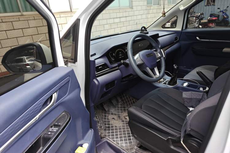 Used BAW Ruisheng Ace M7 2023 1.6L Standard Wheelbase Wealth Creation Version 7 Seats Driver Seat