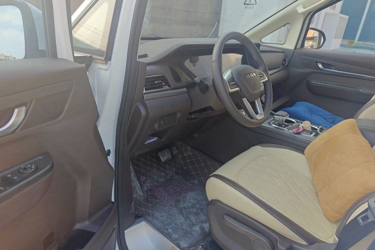 Used BAW Ruisheng Ace M7 2023 2.0L Automatic Long-wheelbase Business Version 7 Seats Driver Seat
