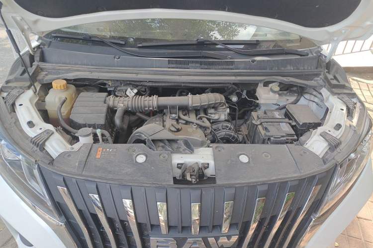 Used BAW Ruisheng Ace M7 2023 2.0L Long-wheelbase Executive Version 7 Seats Engine Bay