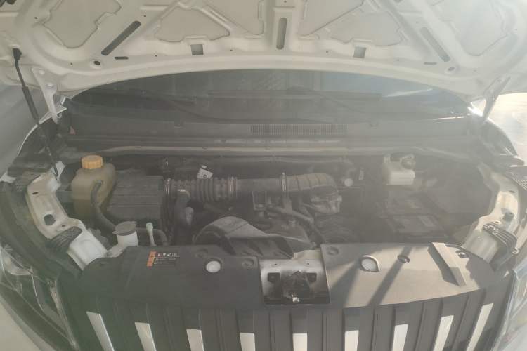 Used BAW Ruisheng Ace M7 2023 2.0L Long Wheelbase Wealth Creation Version 7 Seats Engine Bay