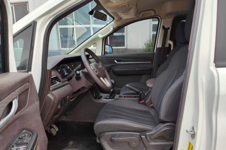 Used BAW Ruisheng Ace M7 2023 2.0L Long Wheelbase Enjoyment Version 7 Seats Interior 1