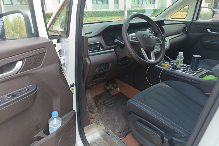 Used BAW Ruisheng Ace M7 2023 2.0L Automatic Long Wheelbase Enjoyment Version 7 Seats Interior 3