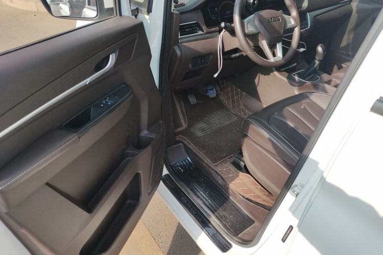 Used BAW Ruisheng Ace M7 2023 2.0L CNG Long Wheelbase Wealth Creation Version 7-seater Interior 3