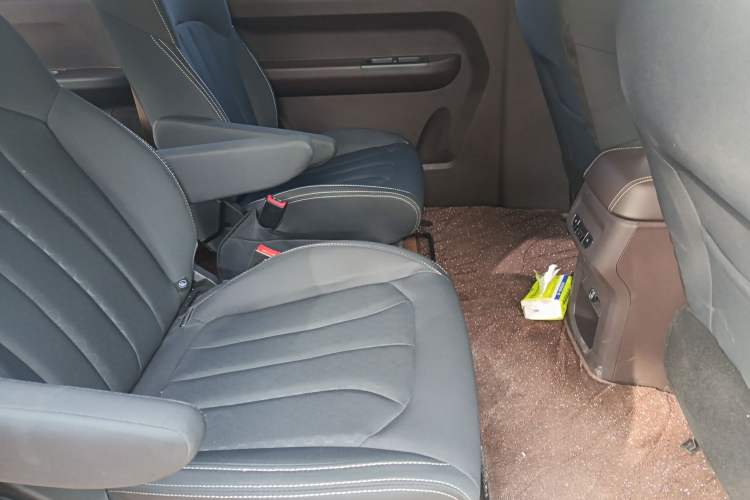 Used BAW Ruisheng Ace M7 2023 2.0L Automatic Long Wheelbase Enjoyment Version 7 Seats Interior 4