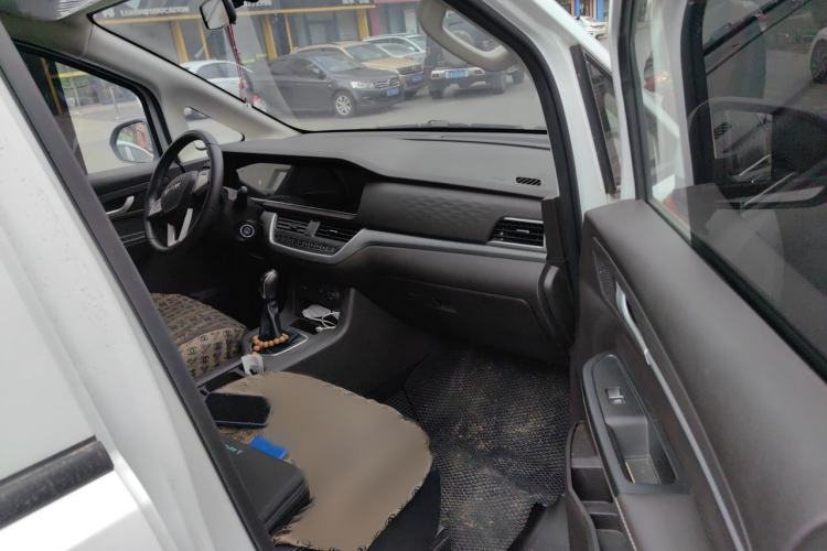 Used BAW Ruisheng Ace M7 2023 2.0L Long Wheelbase Wealth Creation Version 9 Seats Interior 4
