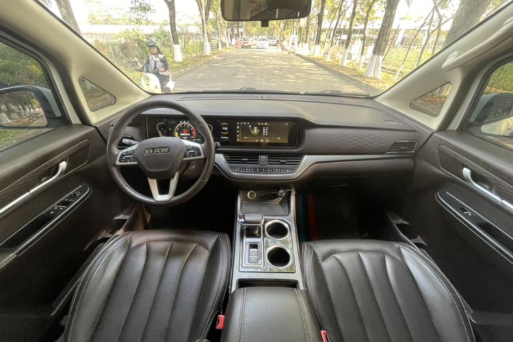 Used BAW Ruisheng Ace M7 2023 2.0L Automatic Long Wheelbase Business Version 9 Seats Interior 8
