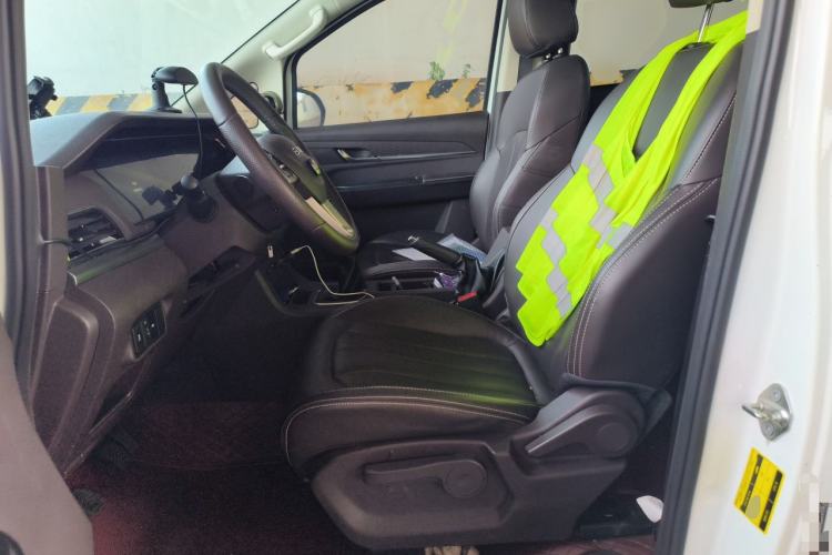 Used BAW Ruisheng Ace M7 2023 2.0L CNG Long Wheelbase Luxury Commercial Version with 9 Individual Seats Left Front Seat
