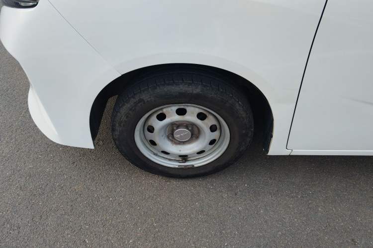 Used BAW Ruisheng Ace M7 2023 2.0L Long Wheelbase Entrepreneur Edition 2 Seats Left Front Wheel Hub