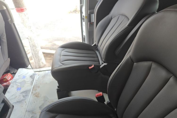 Used BAW Ruisheng Ace M7 2023 2.0L Long-wheelbase Executive Version 7 Seats Left Rear Seat
