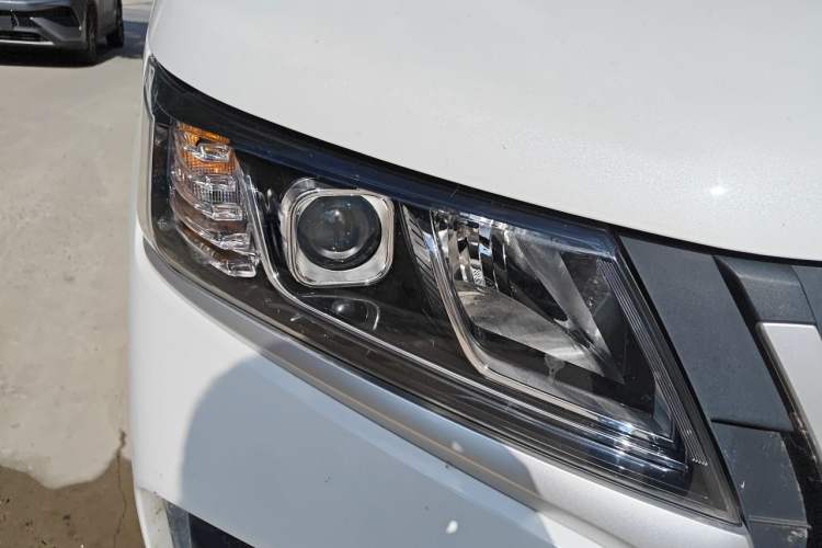 Used BAW Ruisheng Ace M7 2023 1.6L Standard Wheelbase Wealth Creation Model 5 Seats Right Front Headlight