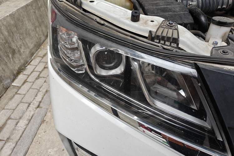 Used BAW Ruisheng Ace M7 2023 2.0L Long-wheelbase Business Version 7 Seats Right Front Headlight