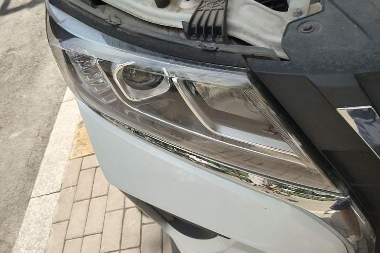 Used BAW Ruisheng Ace M7 2023 1.6L Standard Wheelbase Enjoy Edition 7-seater Right Front Headlight
