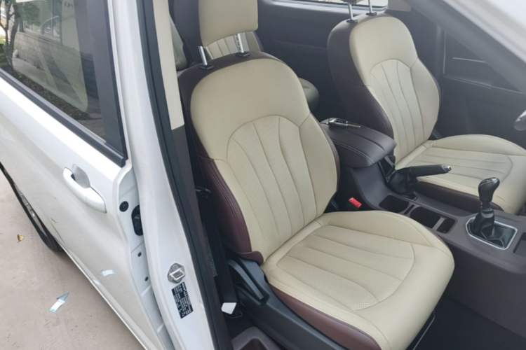 Used BAW Ruisheng Ace M7 2023 2.0L Long-wheelbase Business Version 7 Seats Right Front Seat