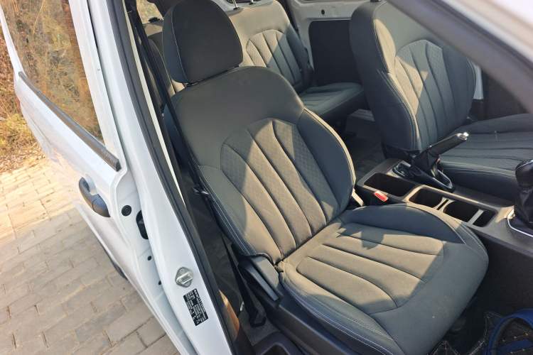 Used BAW Ruisheng Ace M7 2023 1.6L Standard Wheelbase Wealth Creation Version 7 Seats Right Front Seat
