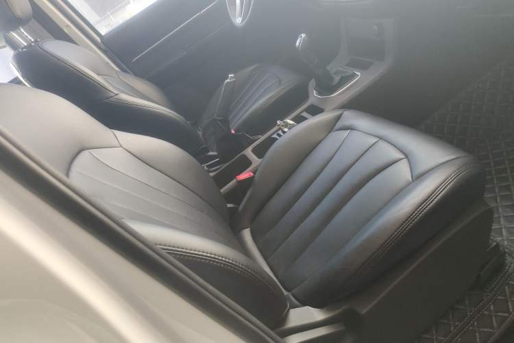 Used BAW Ruisheng Ace M7 2023 2.0L Long Wheelbase Wealth Creation Version 7 Seats Right Front Seat