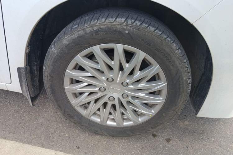 Used BAW Ruisheng Ace M7 2023 2.0L Automatic Long Wheelbase Enjoyment Version 7 Seats Right Front Wheel Hub