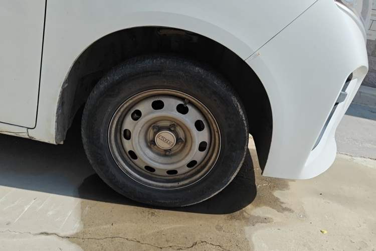 Used BAW Ruisheng Ace M7 2023 1.6L Standard Wheelbase Wealth Creation Model 5 Seats Right Front Wheel Hub