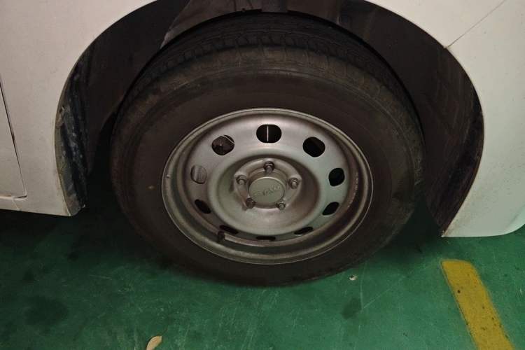 Used BAW Ruisheng Ace M7 2023 2.0L Long Wheelbase Entrepreneur Edition 2 Seats Right Front Wheel Hub