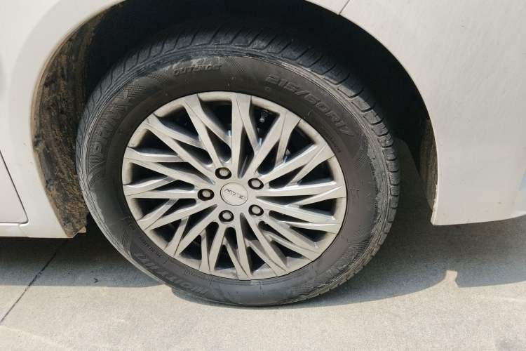 Used BAW Ruisheng Ace M7 2023 2.0L Automatic Long Wheelbase Enjoyment Version 7 Seats Right Front Wheel Hub