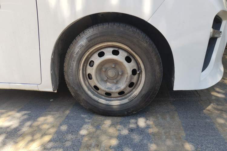 Used BAW Ruisheng Ace M7 2023 2.0L CNG Long Wheelbase Entrepreneur Edition 2 Seats Right Front Wheel Hub