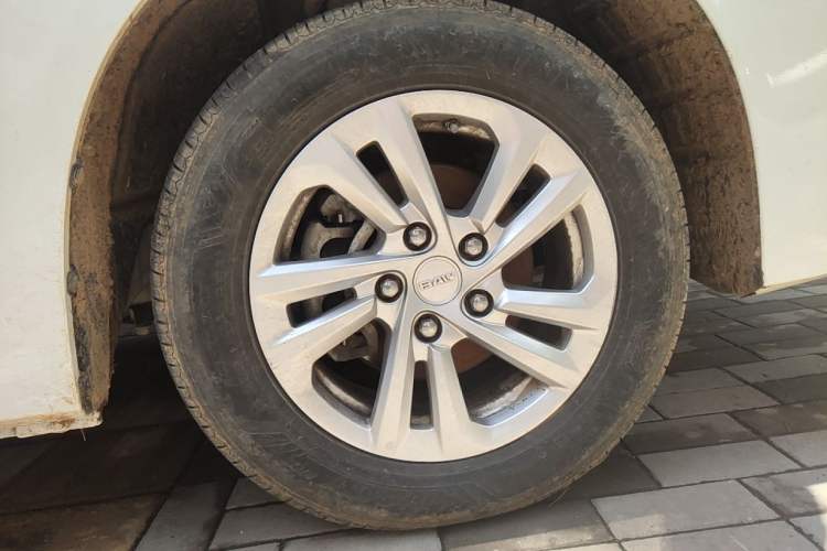 Used BAW Ruisheng Ace M7 2023 1.6L Standard Wheelbase Enjoy Edition 7-seater Right Front Wheel Hub