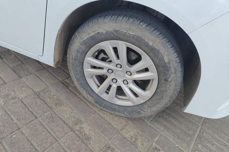 Used BAW Ruisheng Ace M7 2023 2.0L Long-wheelbase Executive Version 7 Seats Right Front Wheel Hub