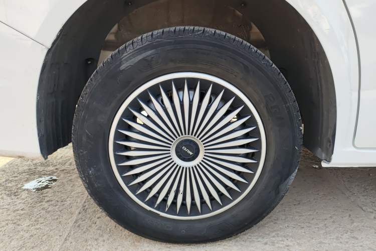 Used BAW Ruisheng Ace M7 2023 1.6L Standard Wheelbase Wealth Creation Version 7 Seats Right Rear Wheel Hub