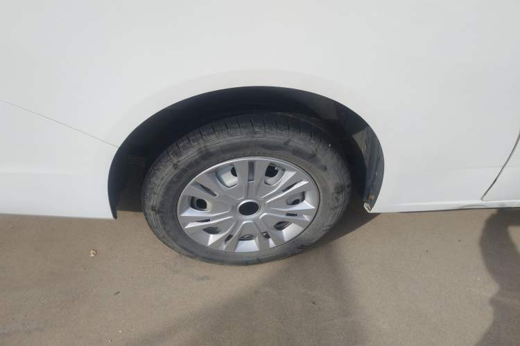 Used BAW Ruisheng Ace M7 2023 2.0L Long Wheelbase Entrepreneur Edition 2 Seats Right Rear Wheel Hub