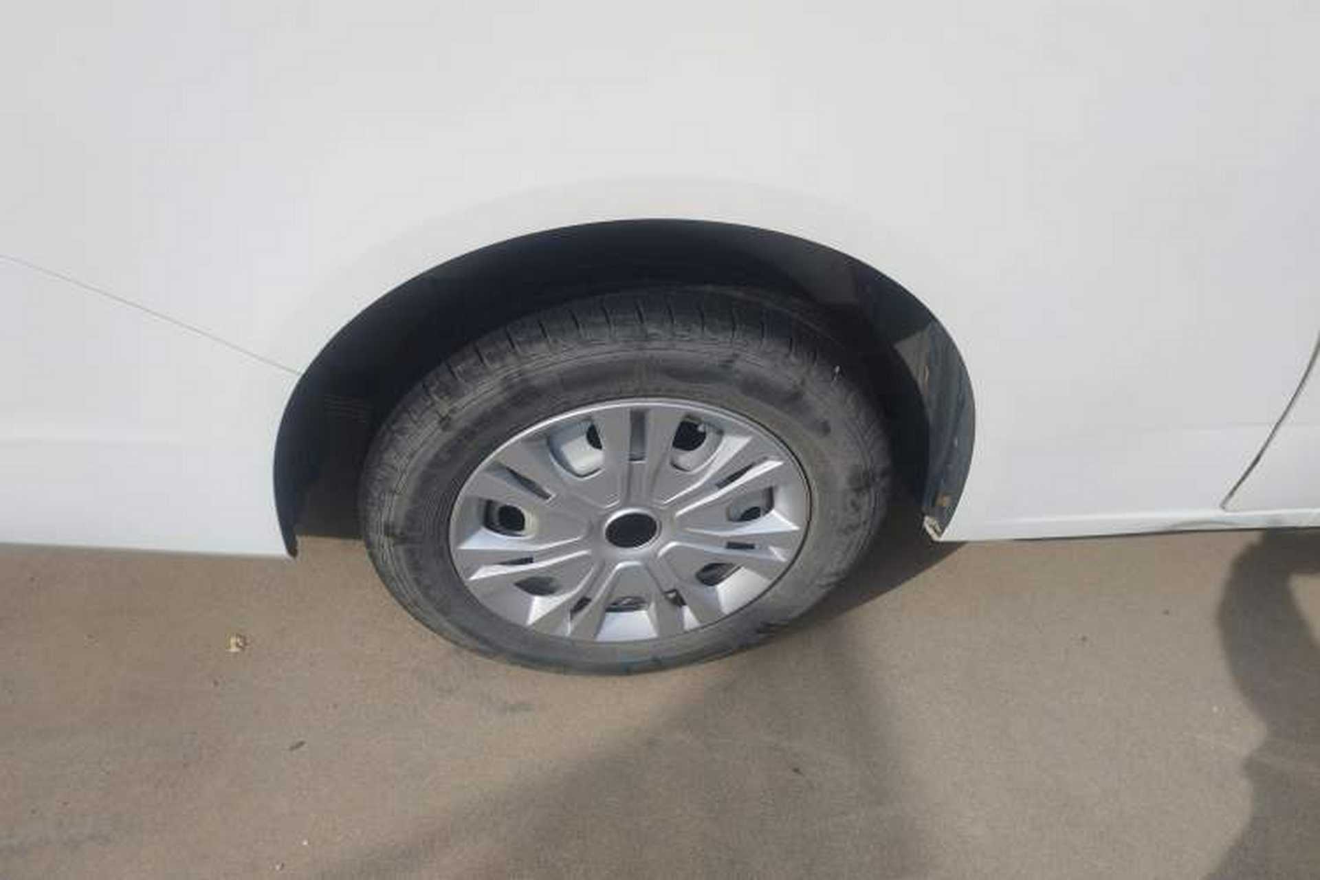 Used BAW Ruisheng Ace M7 2023 2.0L Long Wheelbase Entrepreneur Edition 2 Seats Right Rear Wheel Hub