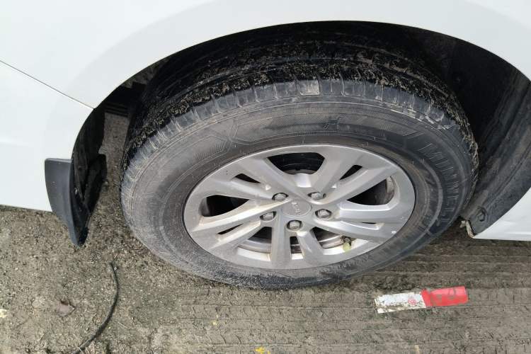 Used BAW Ruisheng Ace M7 2023 1.6L Long Wheelbase Enjoyment Version 7 Seats Right Rear Wheel Hub