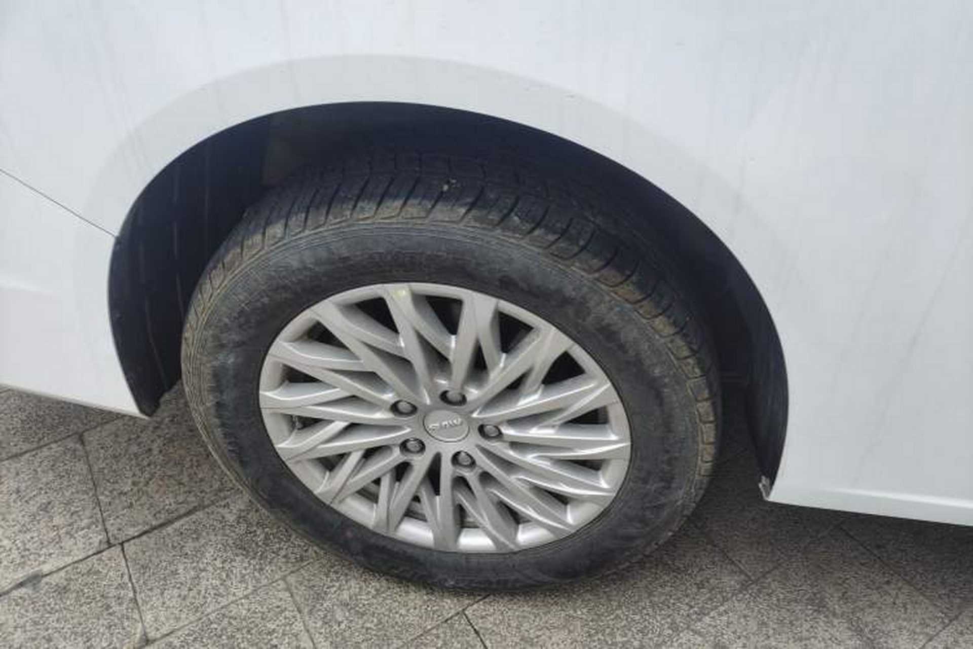 Used BAW Ruisheng Ace M7 2023 2.0L Automatic Long Wheelbase Enjoyment Version 7 Seats Right Rear Wheel Hub