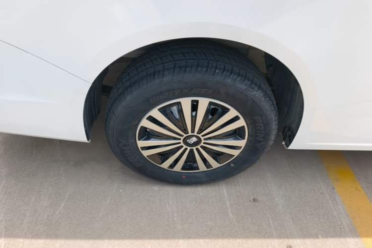 Used BAW Ruisheng Ace M7 2023 1.6L Long Wheelbase Wealth Creation Version 7 Seats Right Rear Wheel Hub
