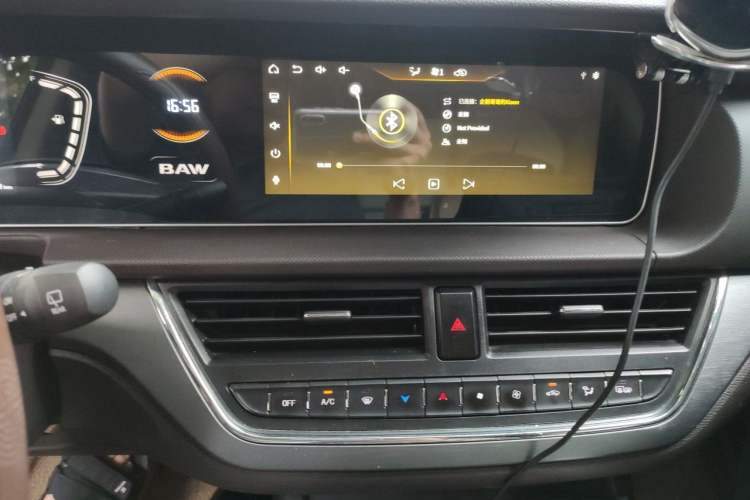 Used BAW Ruisheng Ace M7 2023 2.0L Automatic Long-wheelbase Business Version 7 Seats Audio And AC Panel