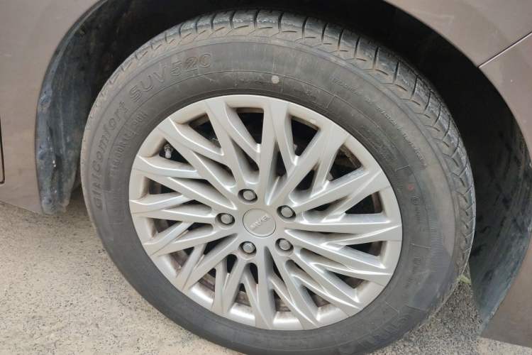 Used BAW Ruisheng Ace M7 2023 2.0L Automatic Long-wheelbase Business Version 7 Seats Right Front Wheel Hub
