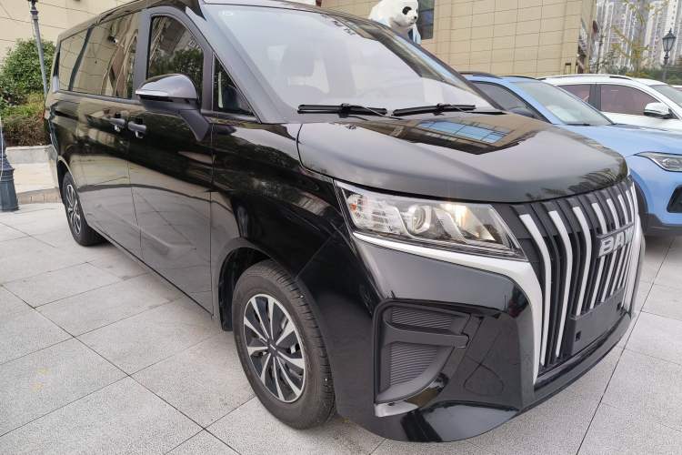 Used BAW Ruisheng Ace M7 2024 2.0L Long Wheelbase Wealth Creation Version 7 Seats Front Right 45 Deg