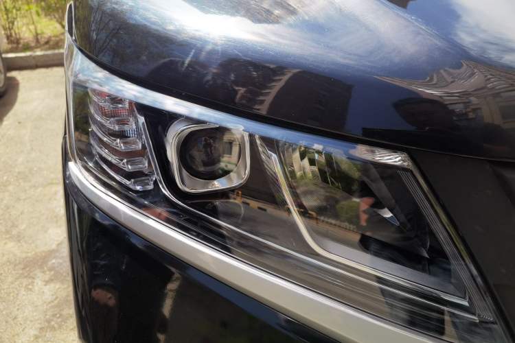 Used BAW Ruisheng Ace M7 2024 2.0L CNG Comfort Version 7 Seats Right Front Headlight