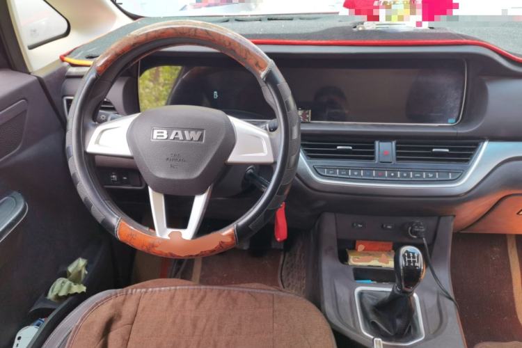 Used BAW Ruisheng Ace M7 2024 2.0L CNG Comfort Version 7 Seats Steering Wheel