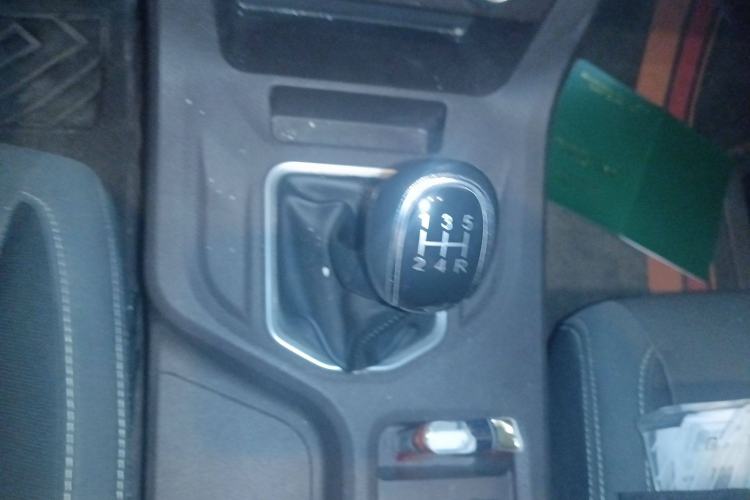 Used BAW Ruisheng Ace M7 2024 2.0L CNG Advanced Commercial Version 9 Seats Gear Lever