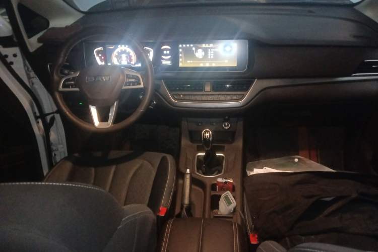 Used BAW Ruisheng Ace M7 2024 2.0L CNG Advanced Commercial Version 9 Seats Interior 2