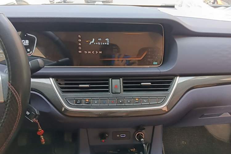 Used BAW Ruisheng Ace M7 2025 1.6L Manual Standard Wheelbase Comfort Version 5 Seats Audio And AC Panel